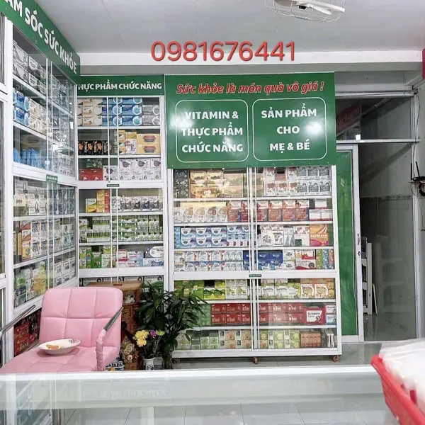 tu nhom kinh dung quan ao 4
