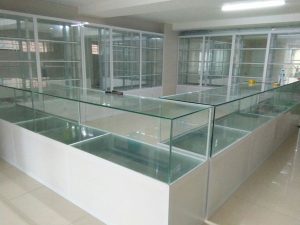 tủ nhôm kính 4 tu quay thuoc tay nhom kinh 5