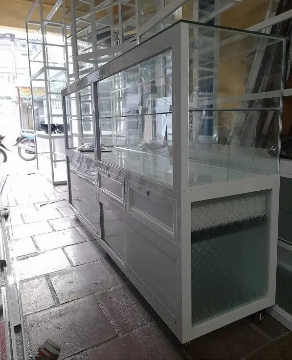 Báo giá tủ nhôm kính, tủ bếp nhôm kính đẹp giá rẻ 2026 73 tủ nhôm kính trưng bày hàng hóa-tủ trưng bày nhôm kính - tủ bán hàng