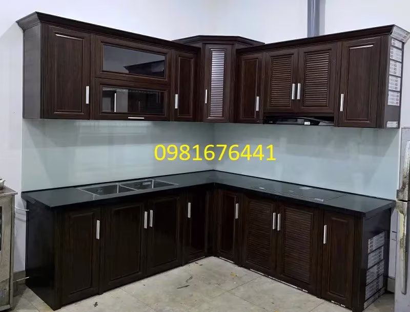 tủ bếp nhôm kính bao nhiêu tiền 1m2