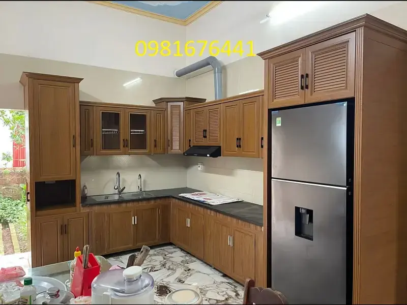 tủ bếp nhôm giả gỗ cao cấp rất đáng tiền