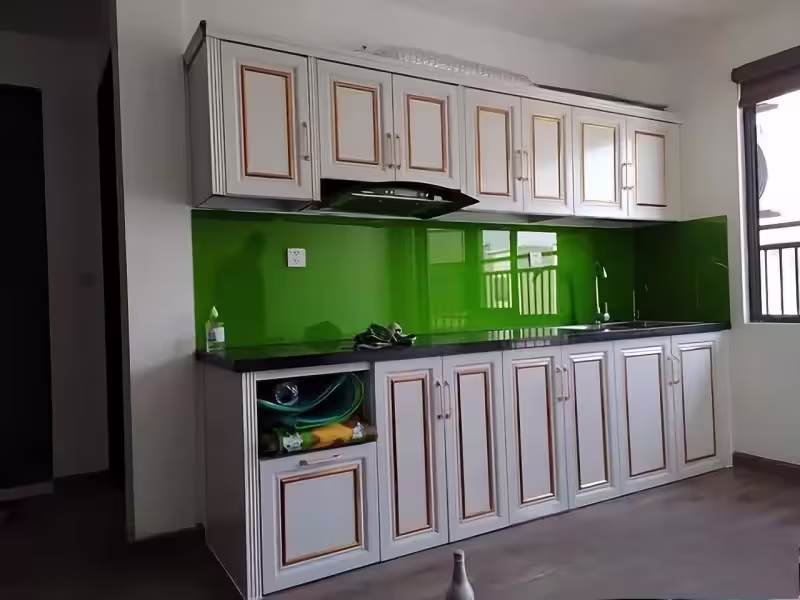 Tủ Bếp Nhôm Kính màu trắng sứ là lựa chọn hoàn hảo