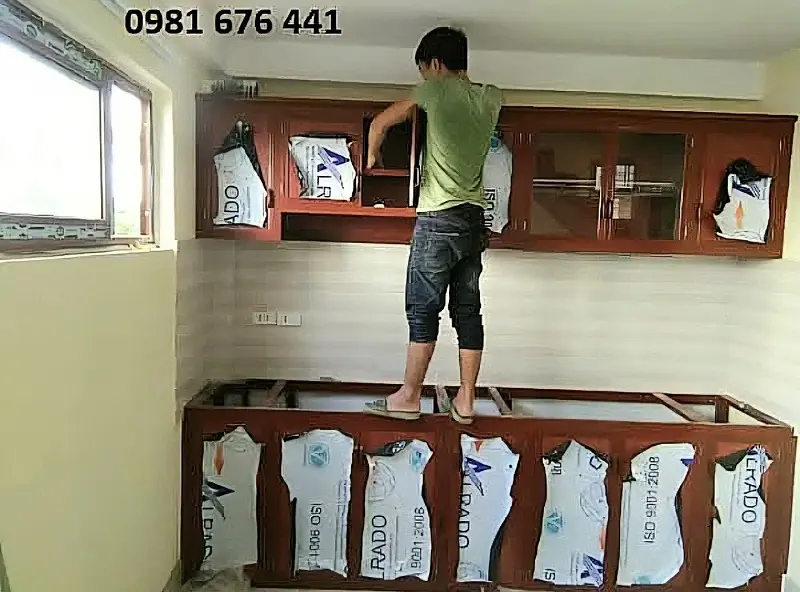 tủ nhôm kính 6 Tủ Bếp Nhôm Kính Cho Nhà Nhỏ Đẹp dạng chữ I