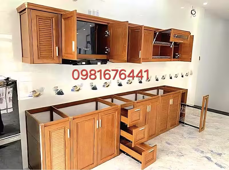 tủ bếp nhôm kính cao cấp màu vân gỗ hà đông