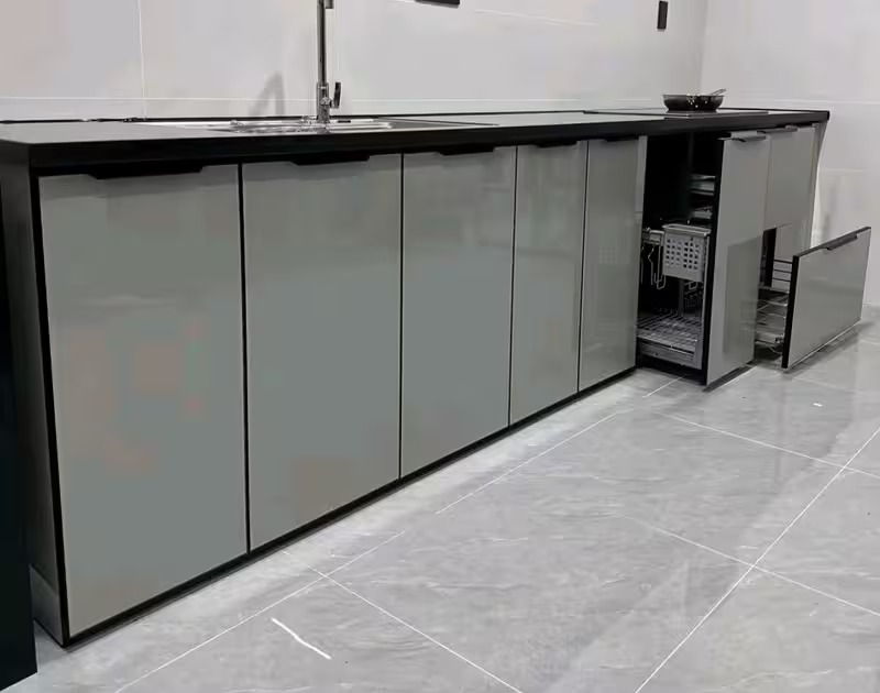 tủ bếp nhôm kính cánh kính tối giản