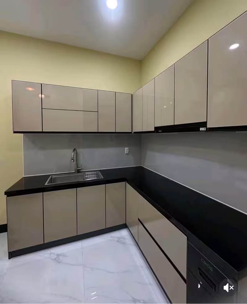 tủ bếp cánh kính