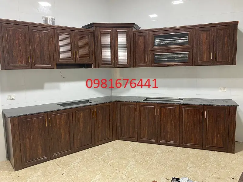 Tủ bếp nhôm vân gỗ trăc đẹp cao cấp