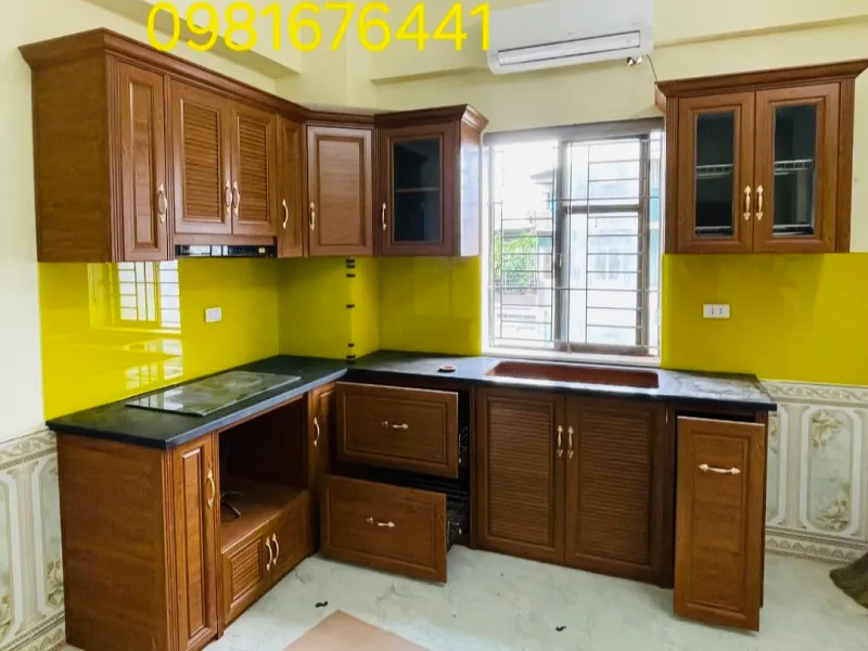 Tủ bếp nhôm vân gỗ đẹp màu tự nhiên chống cong vênh